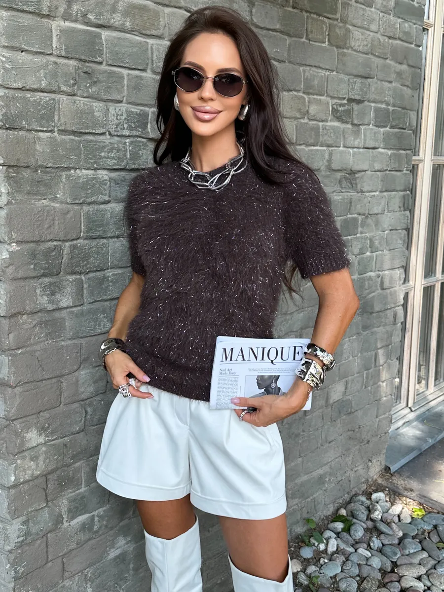 Коричневая кофта теплая нарядная пушистая