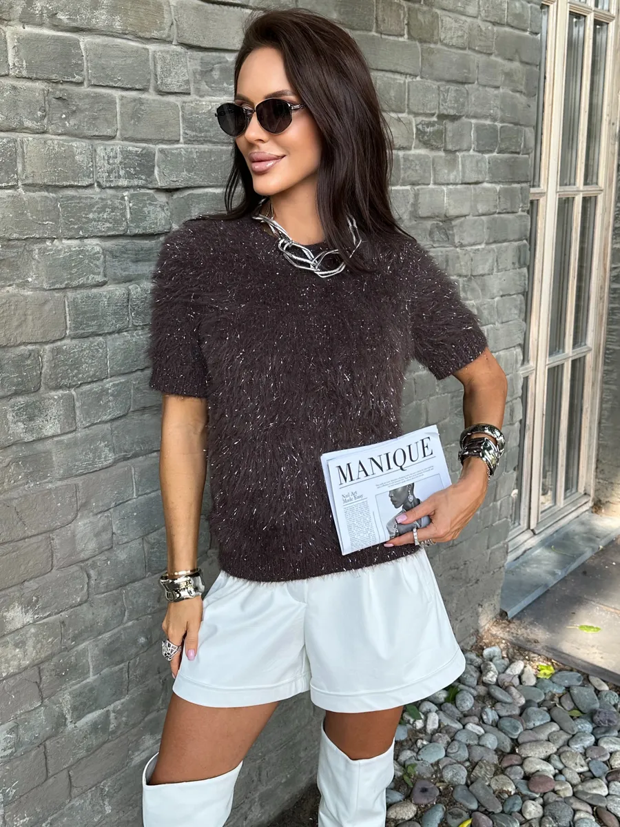 Коричневая кофта теплая нарядная пушистая