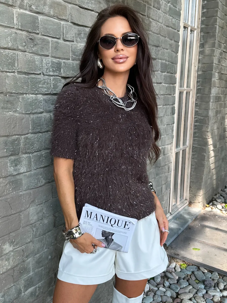 Коричневая кофта теплая нарядная пушистая