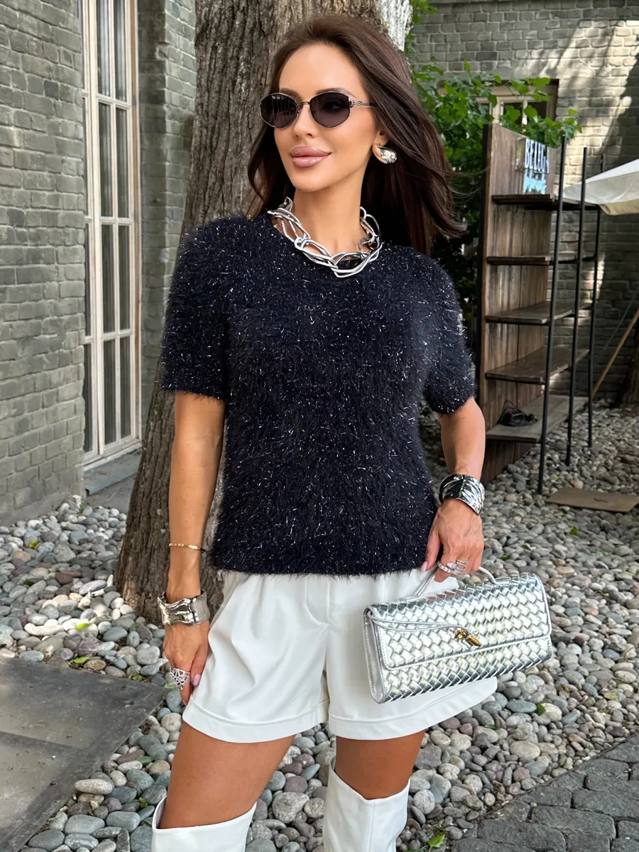 Черная кофта теплая нарядная пушистая