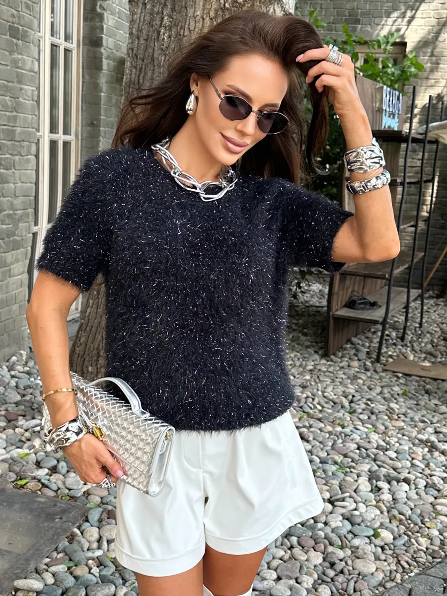 Черная кофта теплая нарядная пушистая