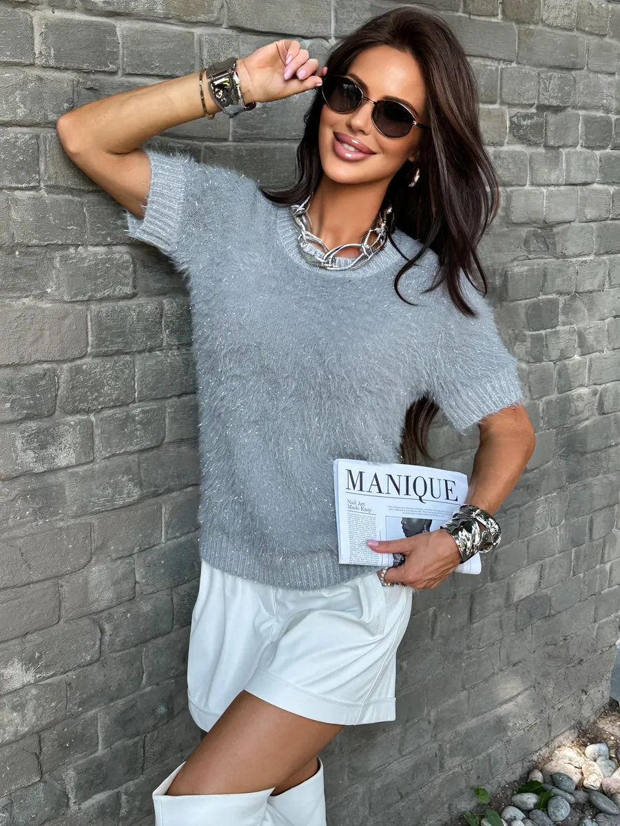 Серая кофта теплая нарядная пушистая