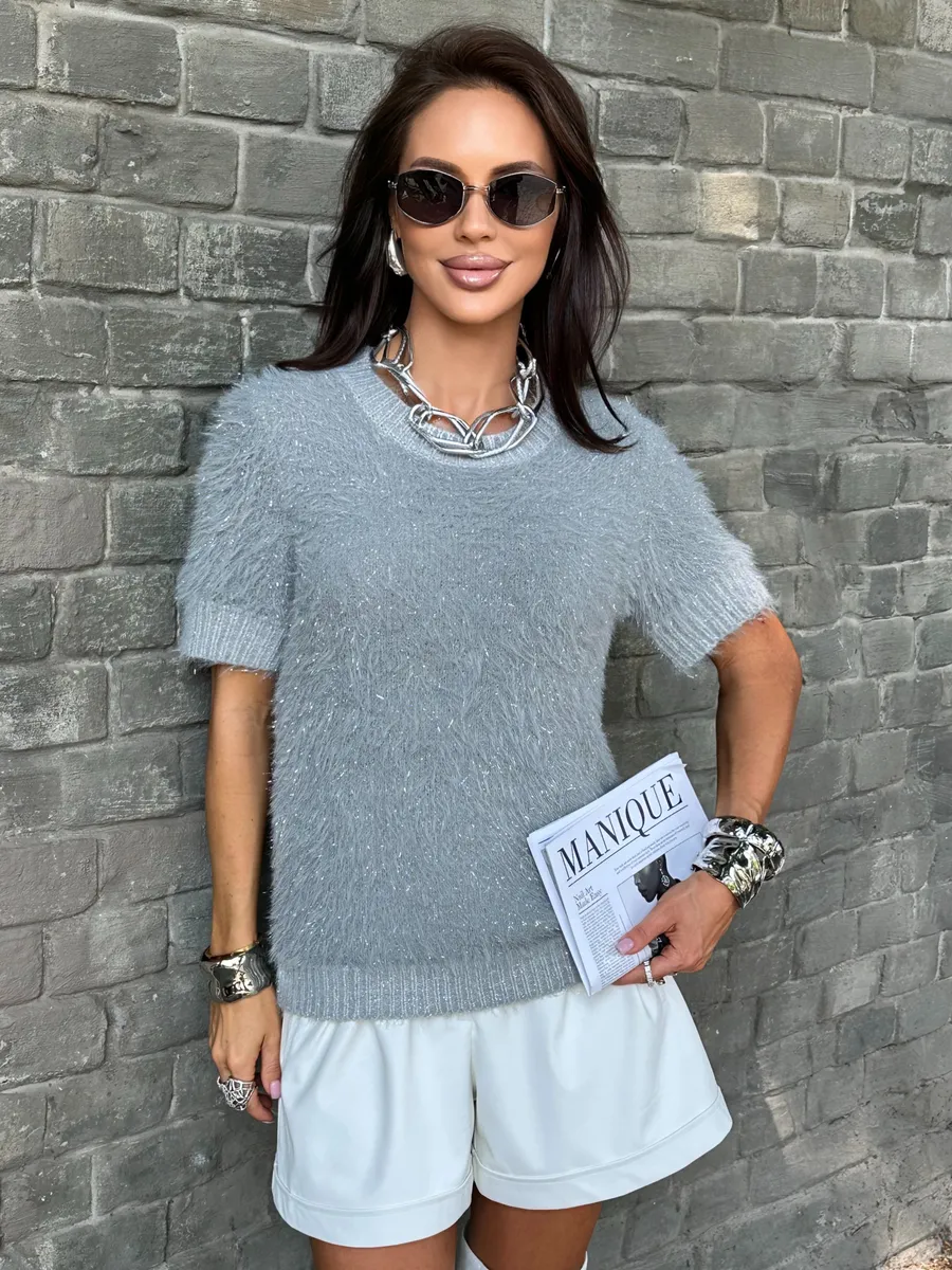 Серая кофта теплая нарядная пушистая