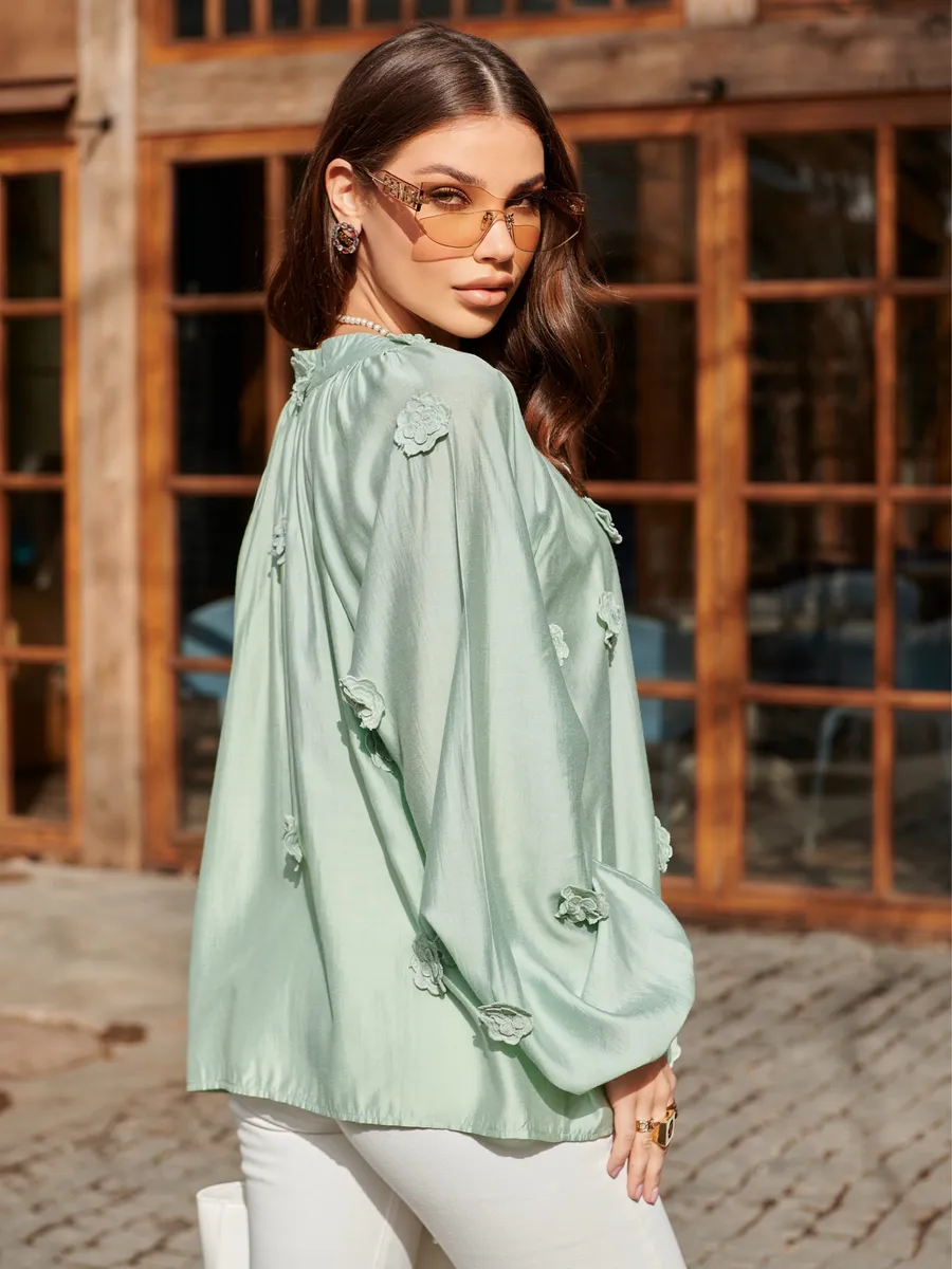 Оливковая блузка нарядная летняя