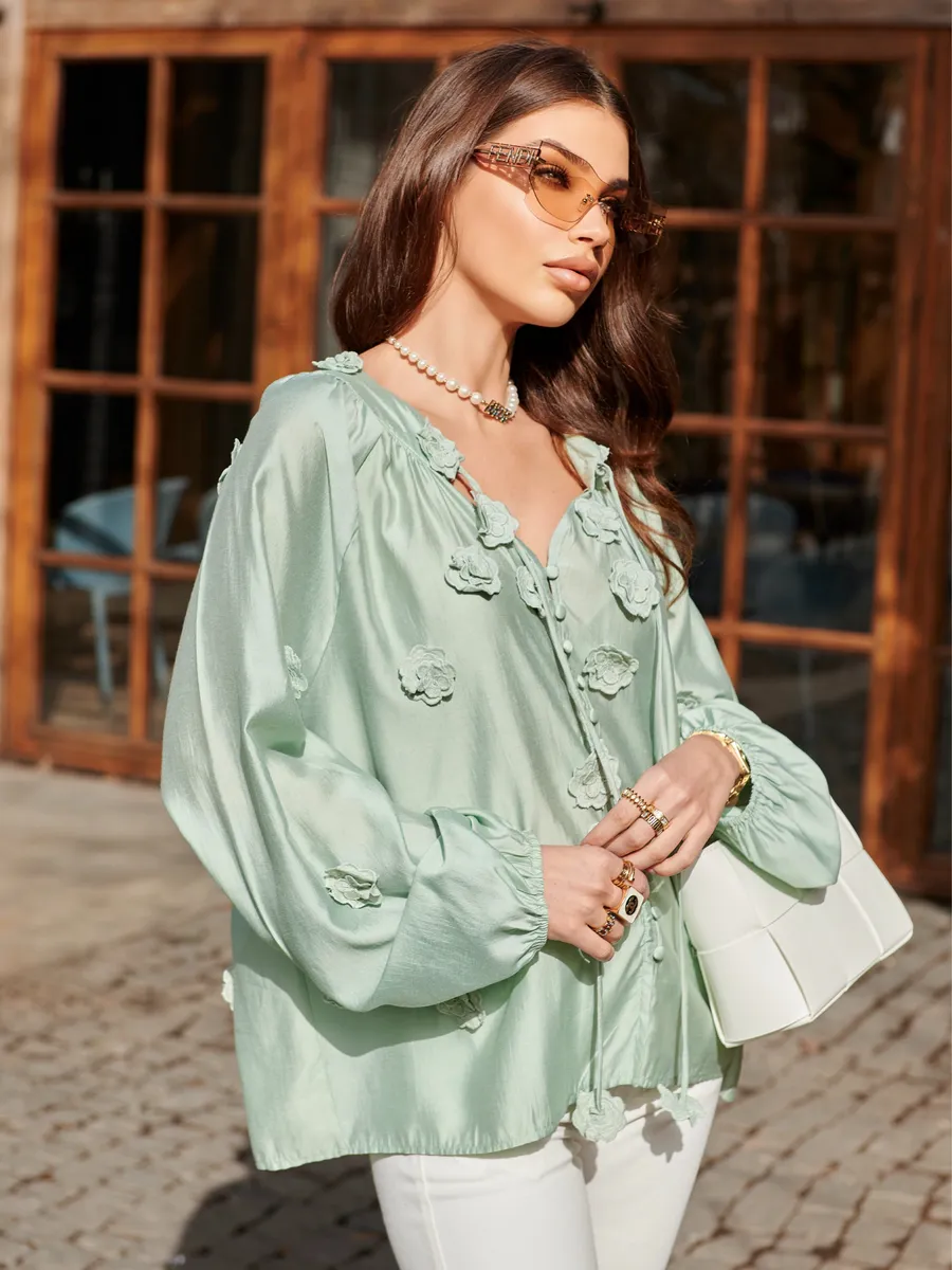 Оливковая блузка нарядная летняя