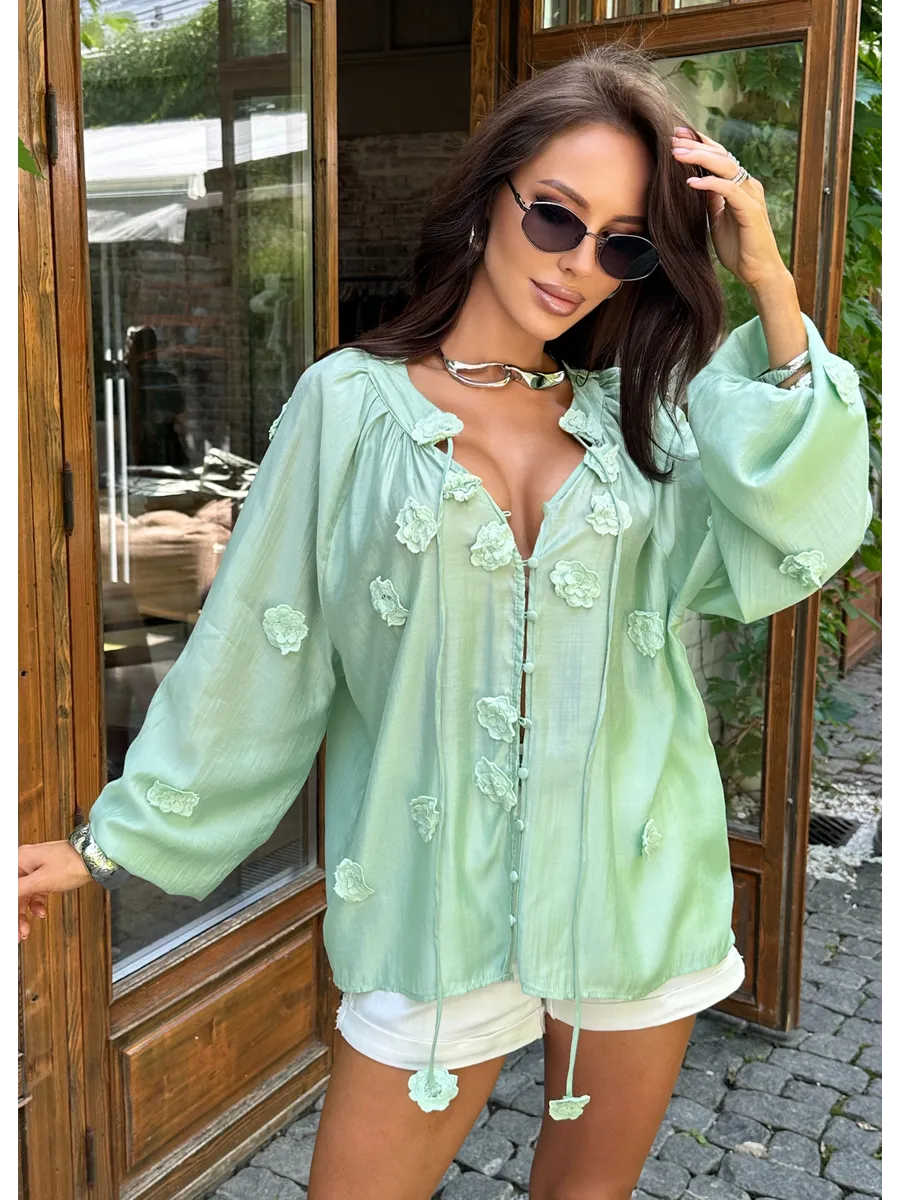 Оливковая блузка нарядная летняя