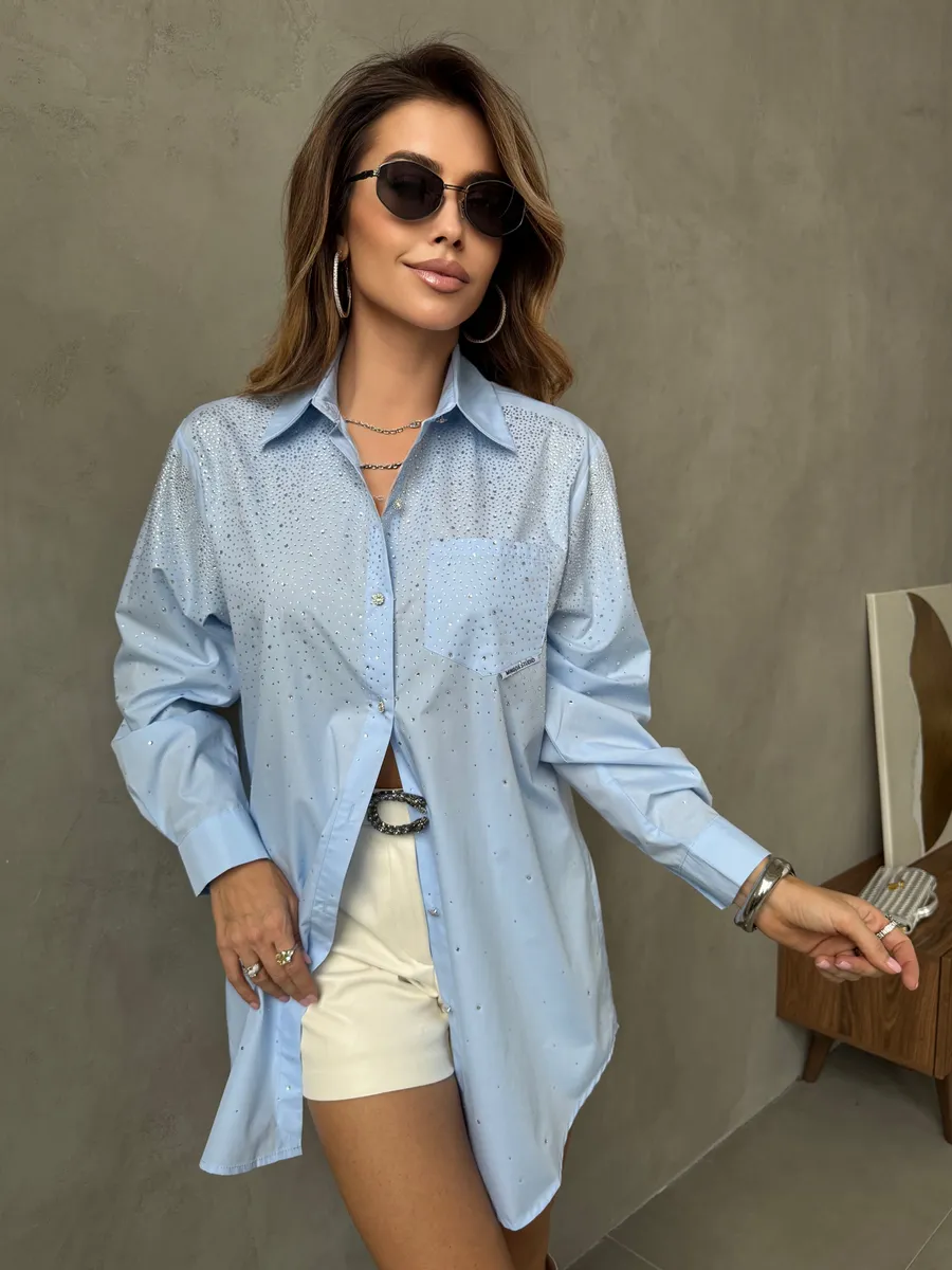 Голубая нарядная рубашка оверсайз