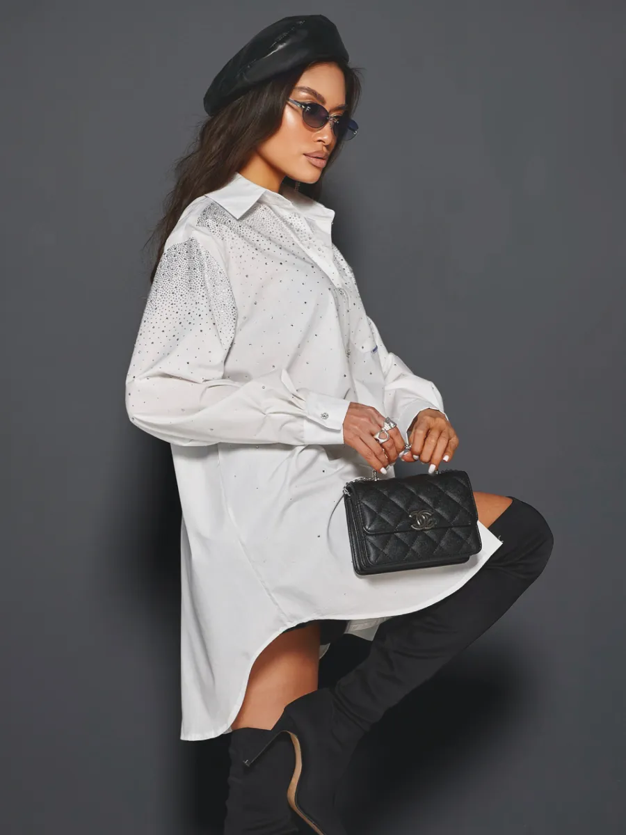 Белая нарядная рубашка оверсайз