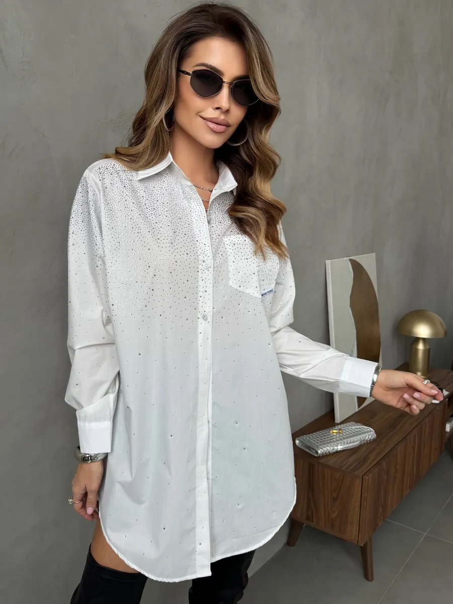 Белая нарядная рубашка оверсайз
