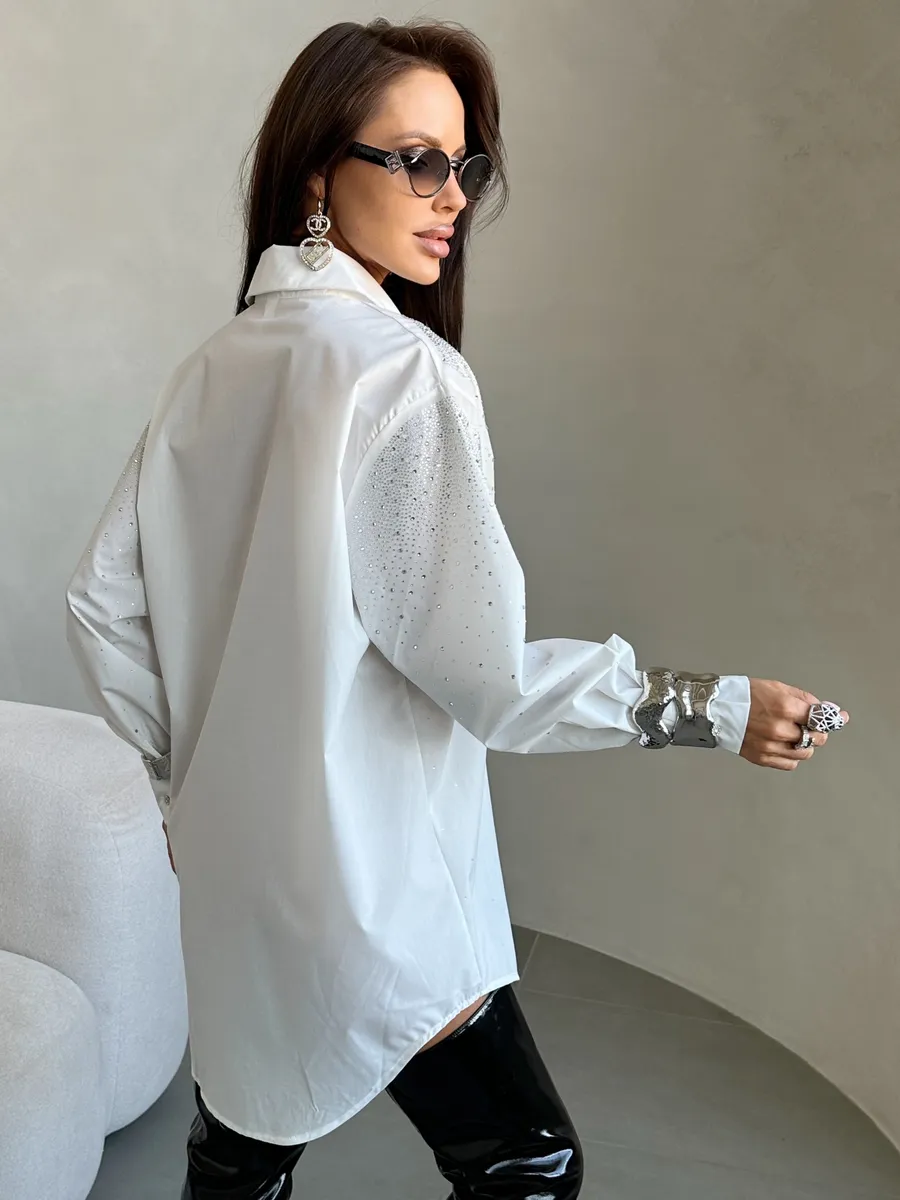 Белая нарядная рубашка оверсайз