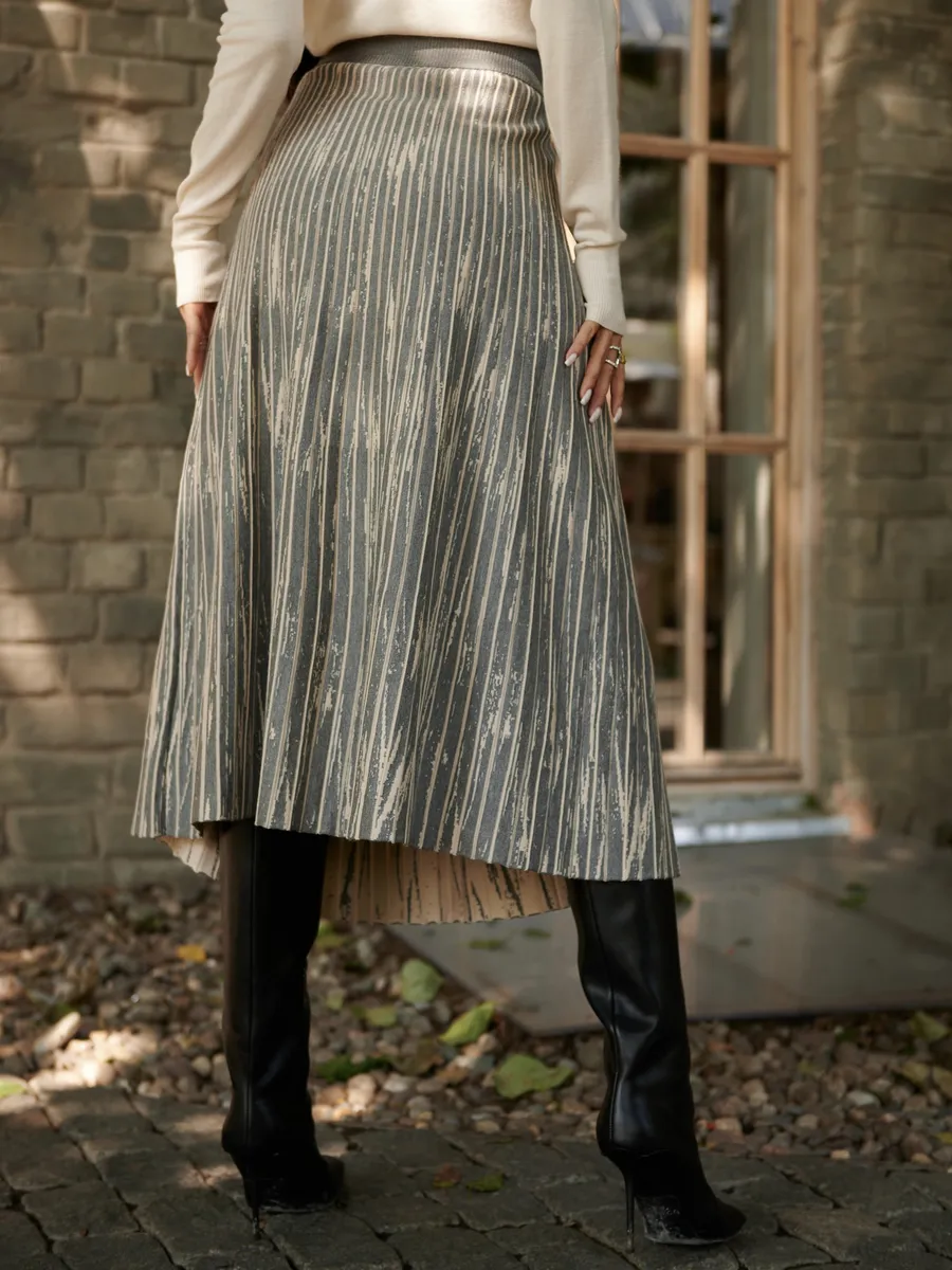 Серая юбка миди трикотажная теплая