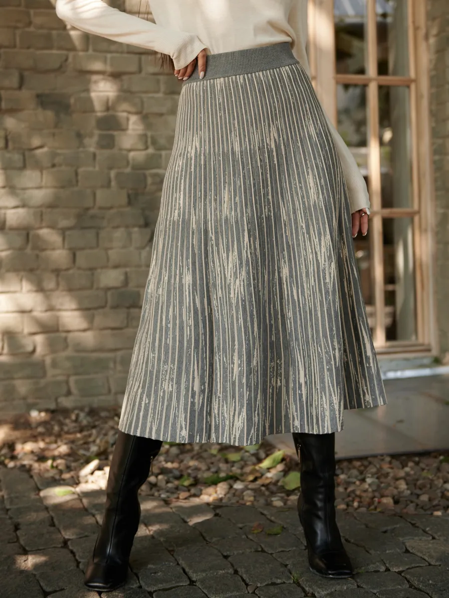 Серая юбка миди трикотажная теплая