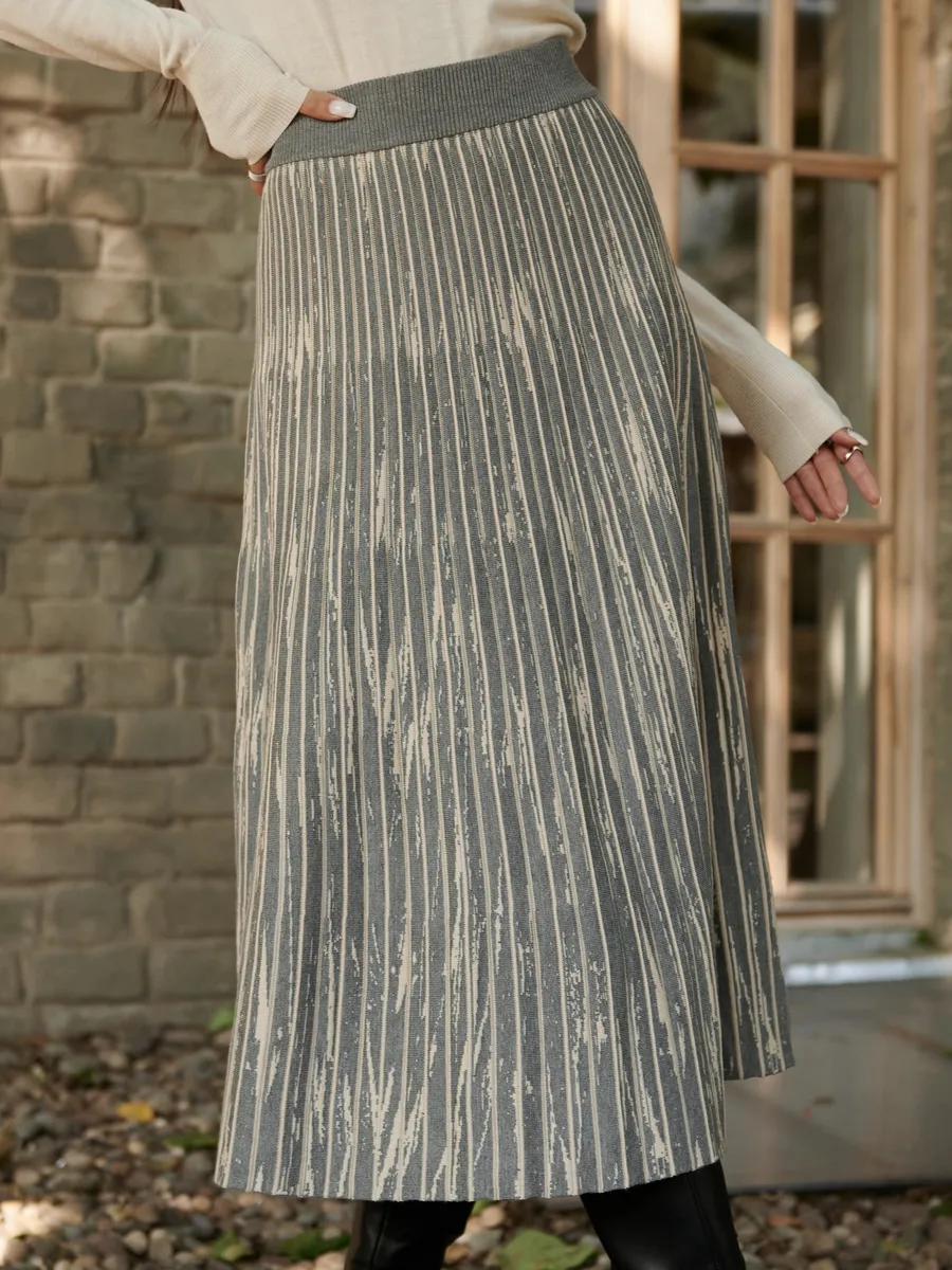 Серая юбка миди трикотажная теплая