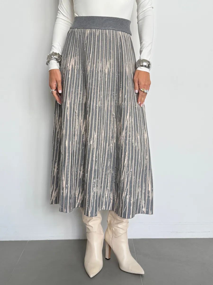 Серая юбка миди трикотажная теплая