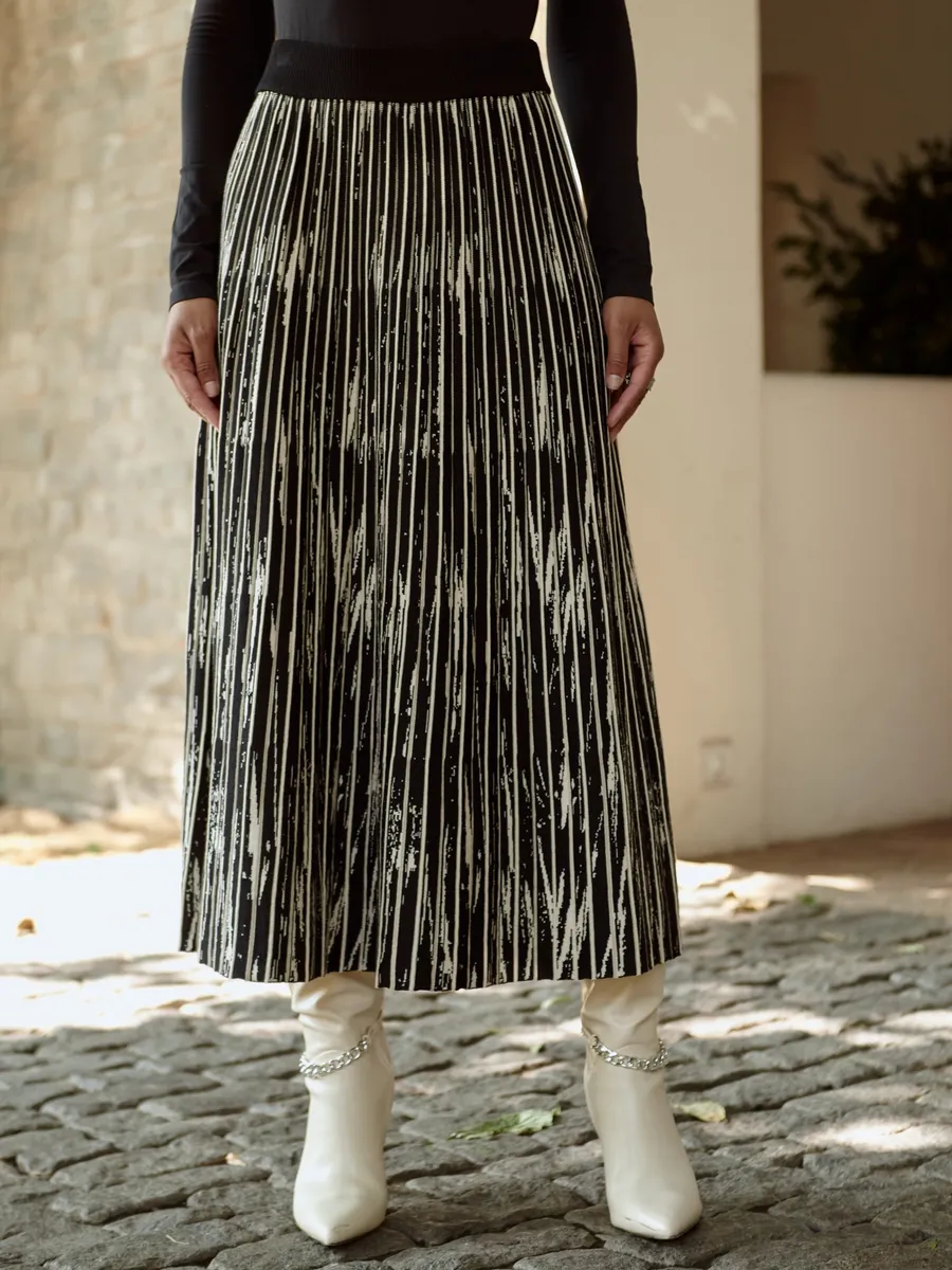 Черная юбка миди трикотажная теплая