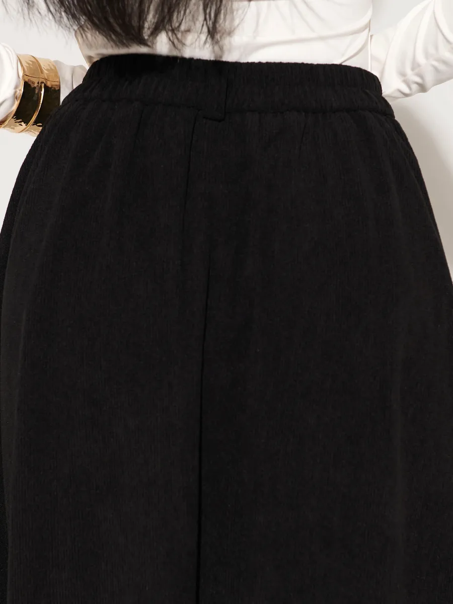 Черная юбка миди вельветовая