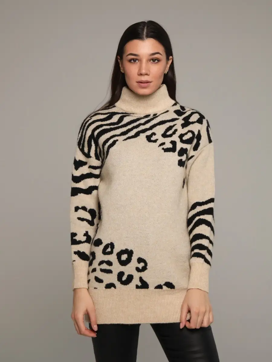 Бежевая кофта