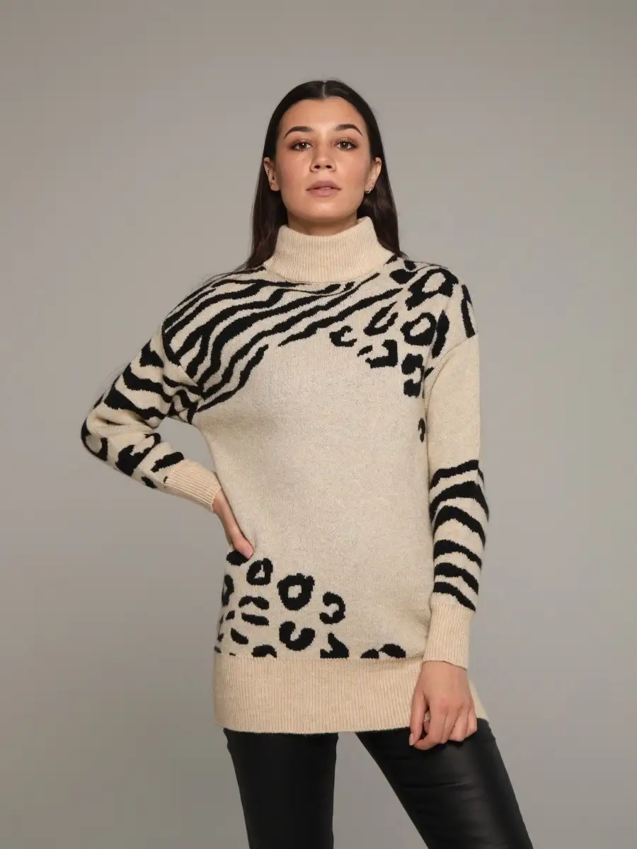 Бежевая кофта