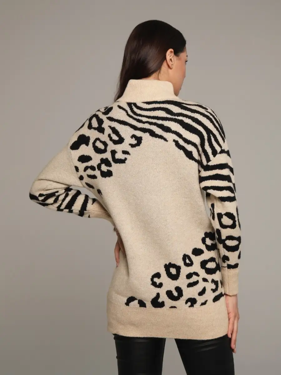 Бежевая кофта