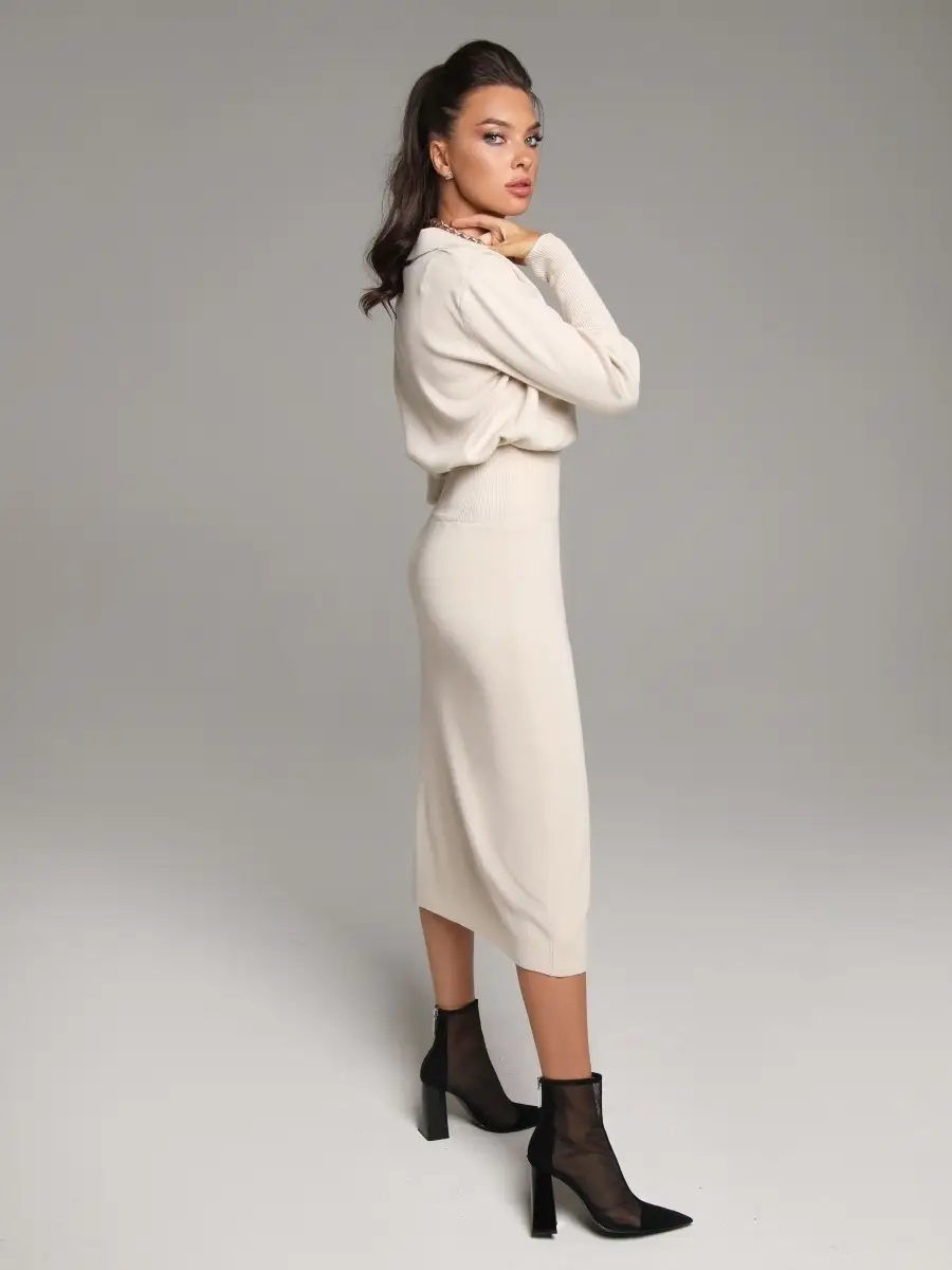 Молочный костюм женский юбочный юбка миди и джемпер кофта