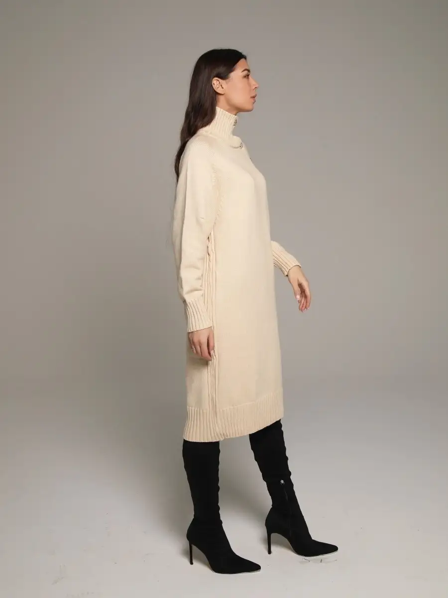 Молочное платье женское тёплое свободное оверсайз трикотажное