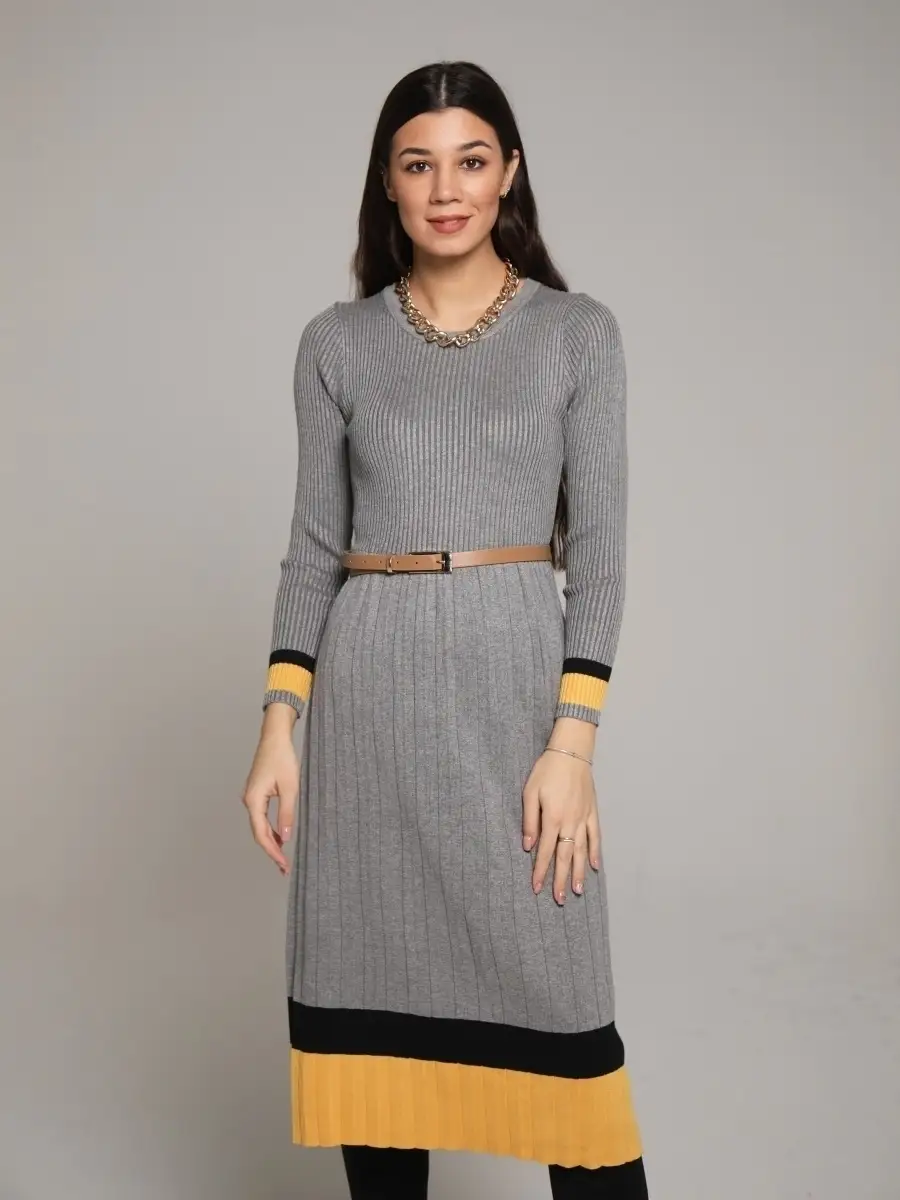 Серое платье трикотажное ниже колена тёплое зимнее