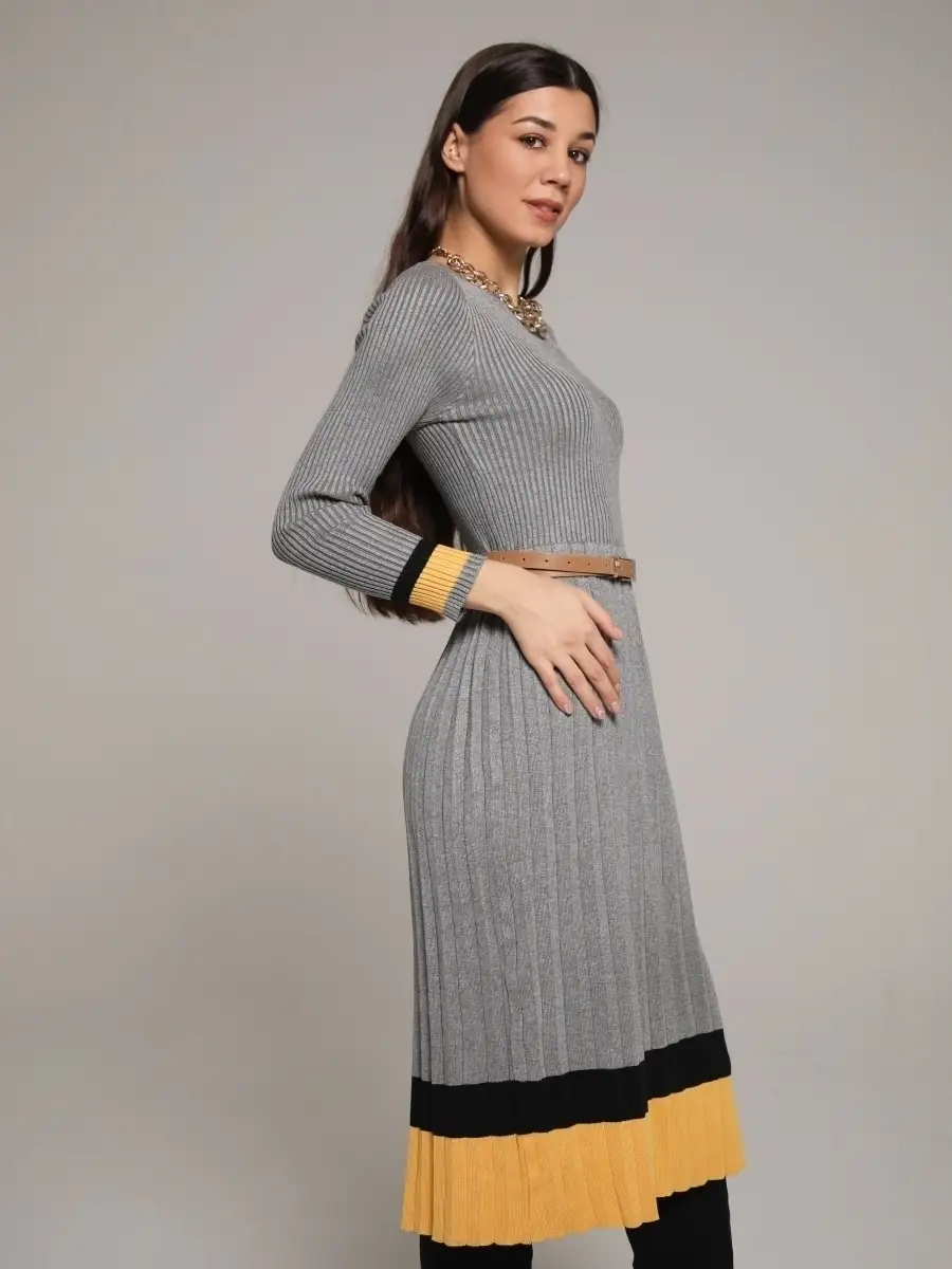 Серое платье трикотажное ниже колена тёплое зимнее