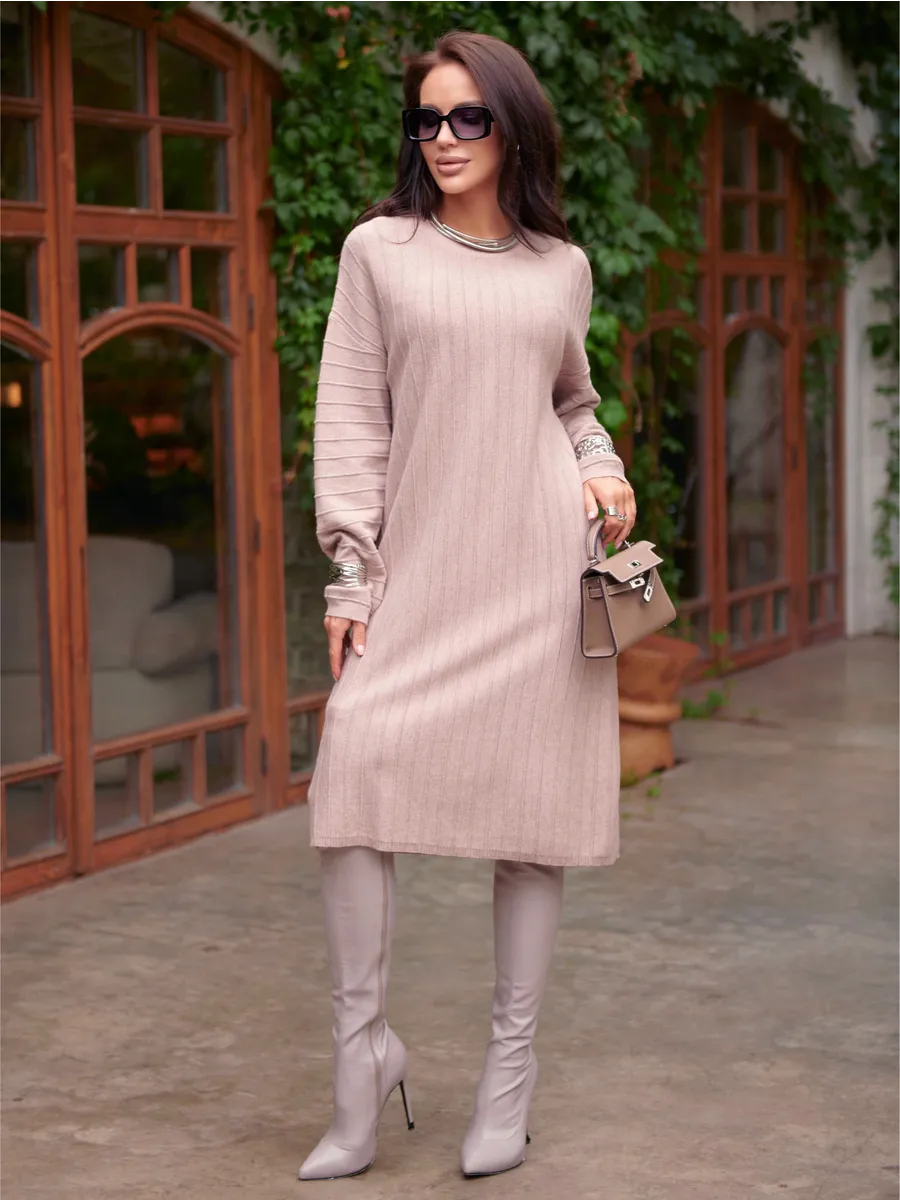 Розовое платье трикотажное нарядное теплое