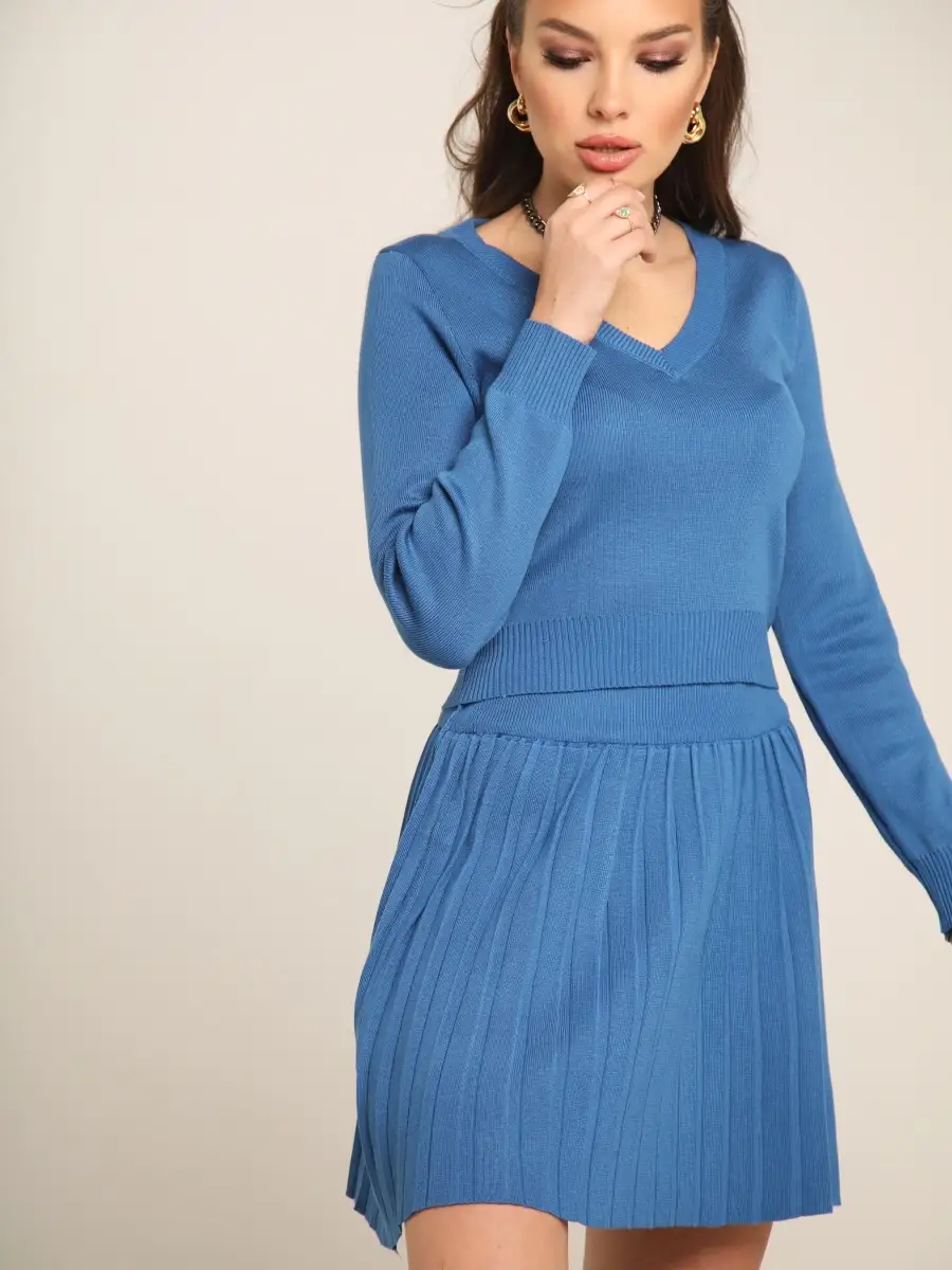 Синий костюм