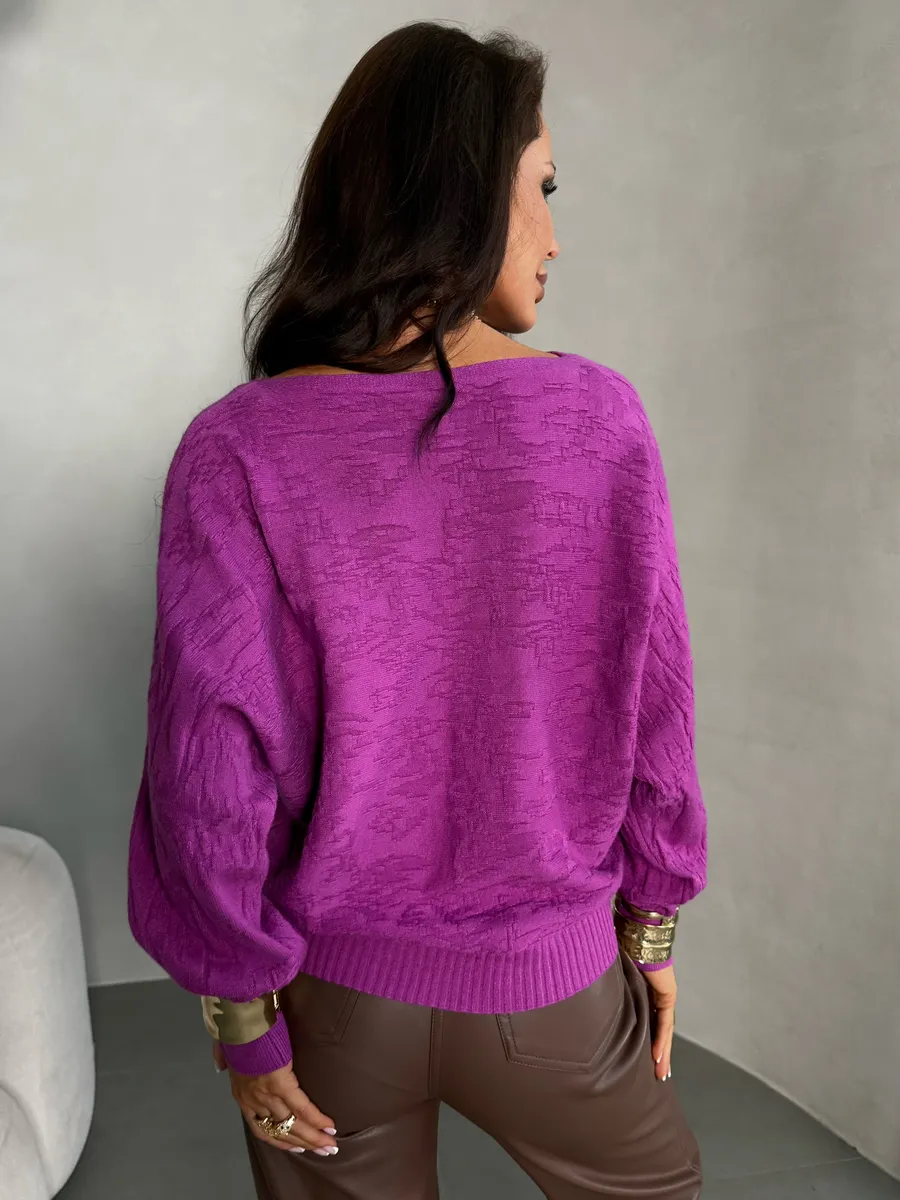 Фиолетовая кофта оверсайз с узорами