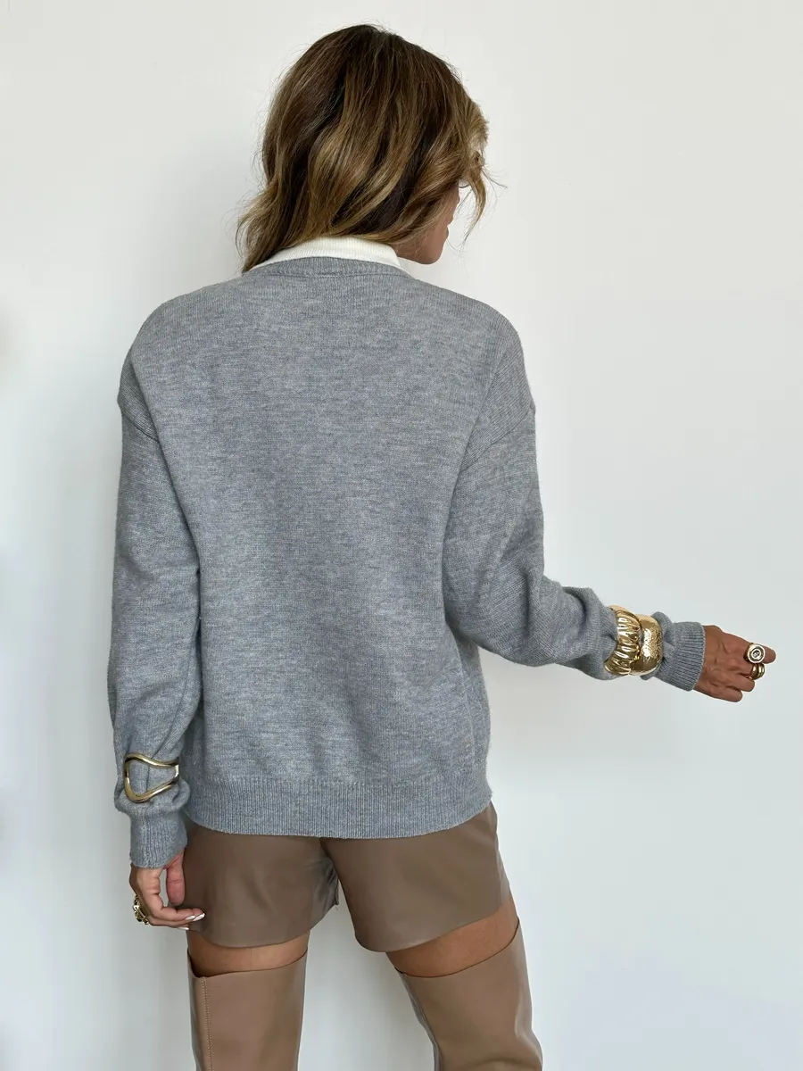 Серая кофта теплая вязаная