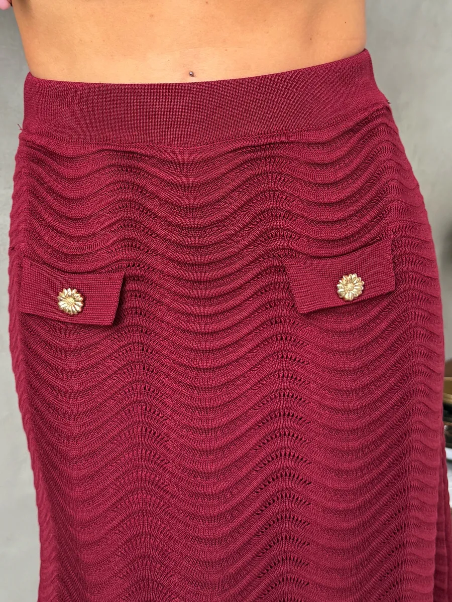 Бордовый костюм с юбкой нарядный