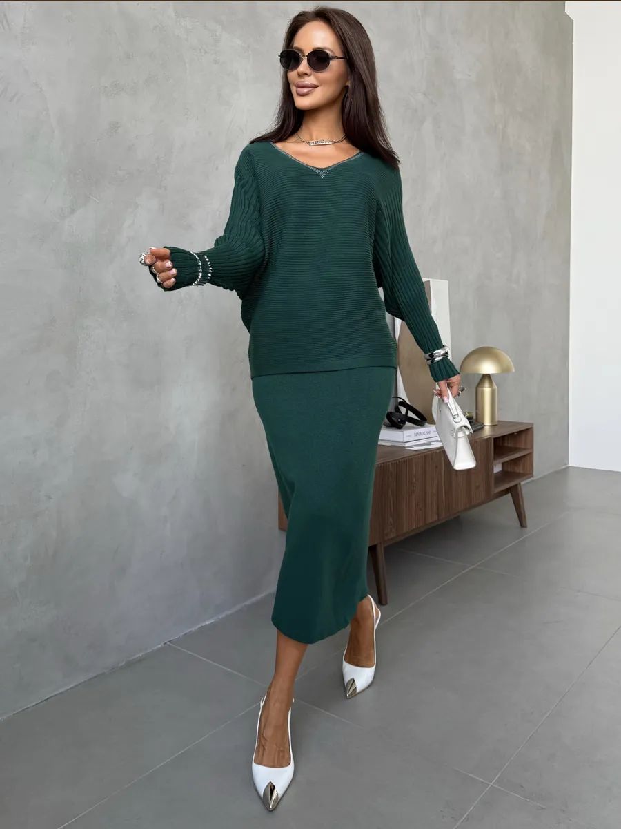 Теплый костюм с юбкой осенний трикотажный