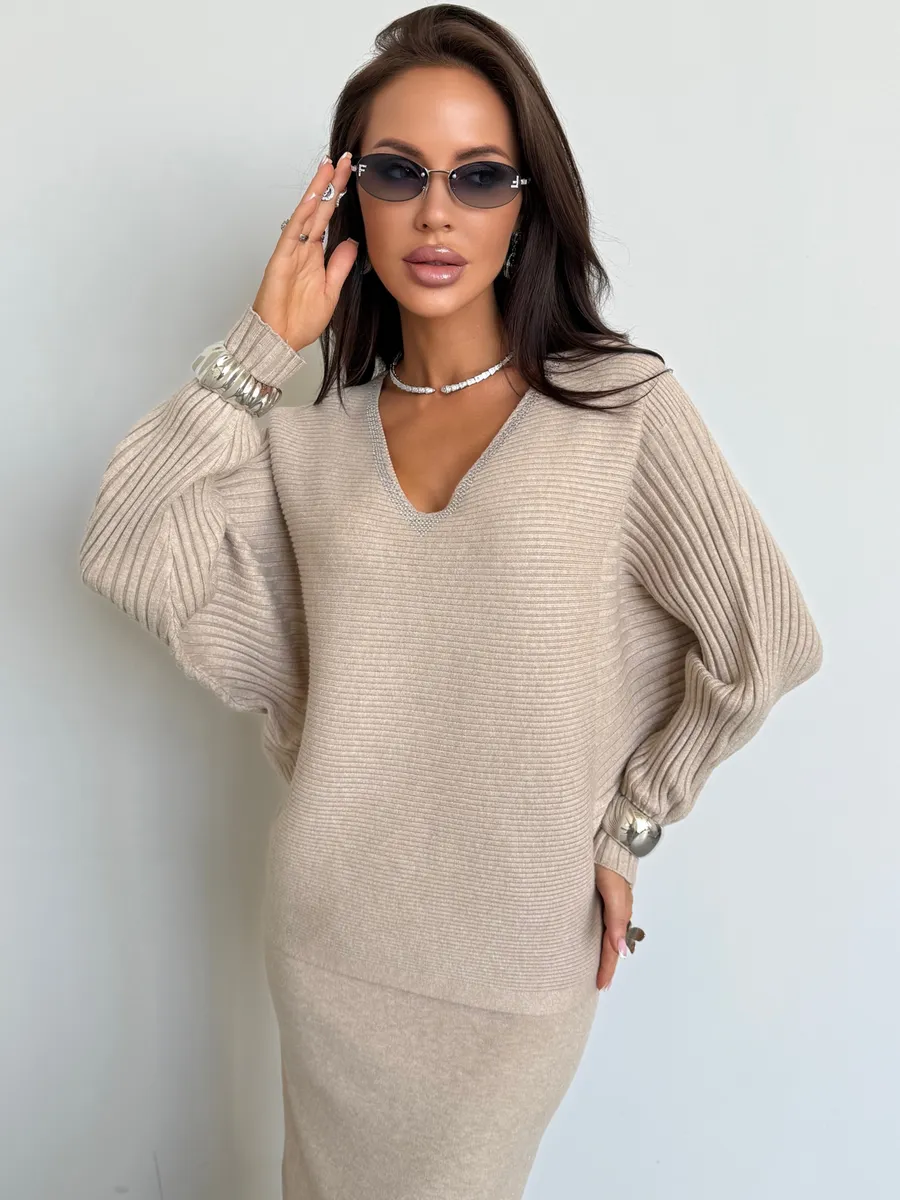 Бежевый теплый костюм с юбкой осенний трикотажный