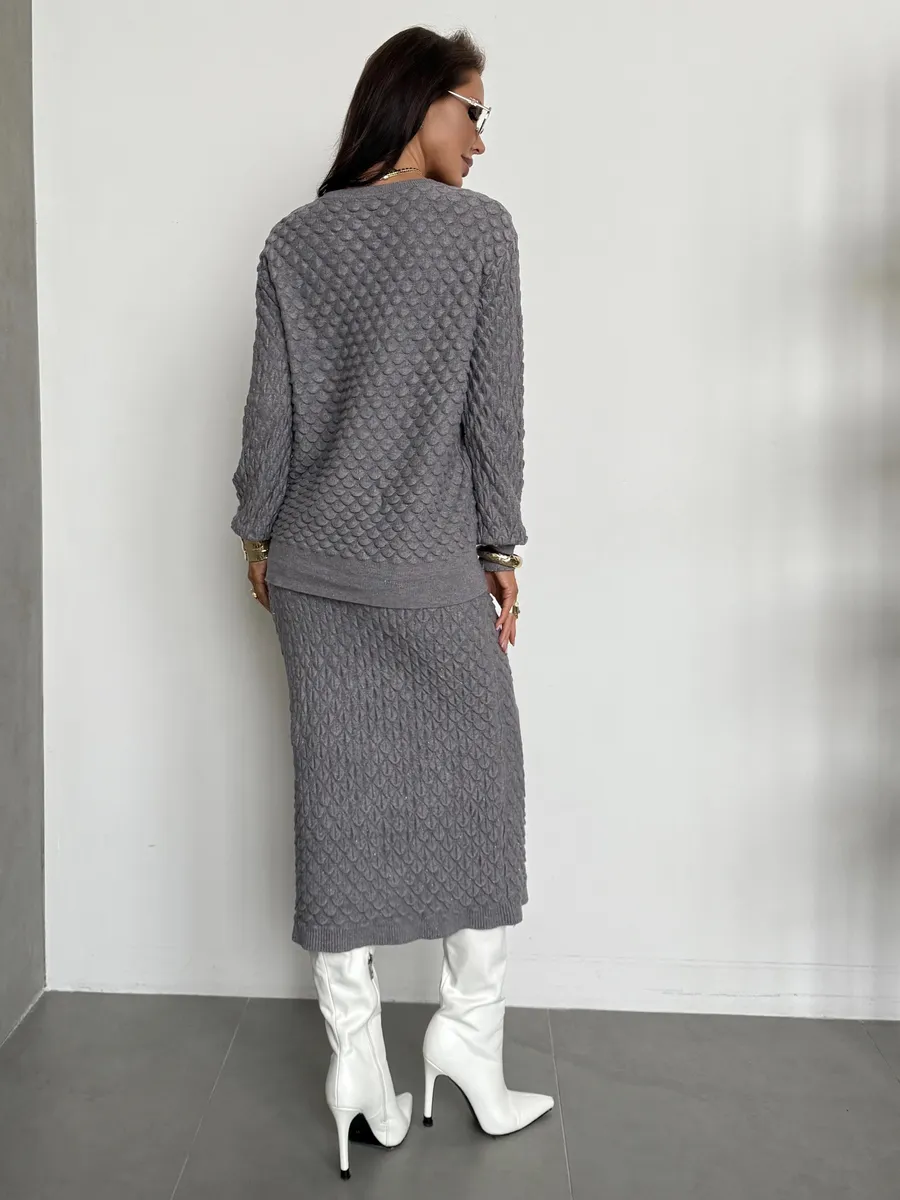 Серый теплый костюм осенний с юбкой трикотажный