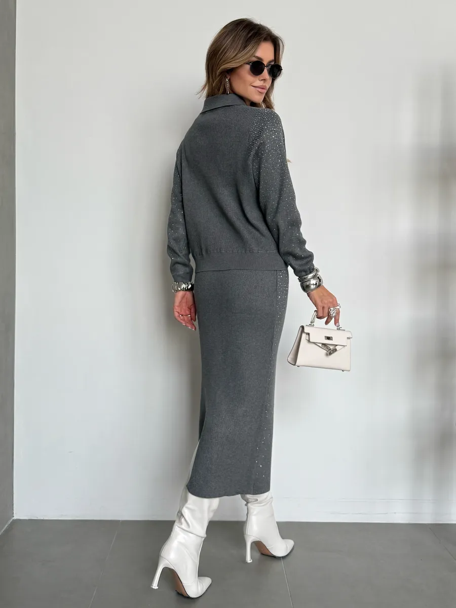 Серый костюм с юбкой теплый нарядный трикотажный