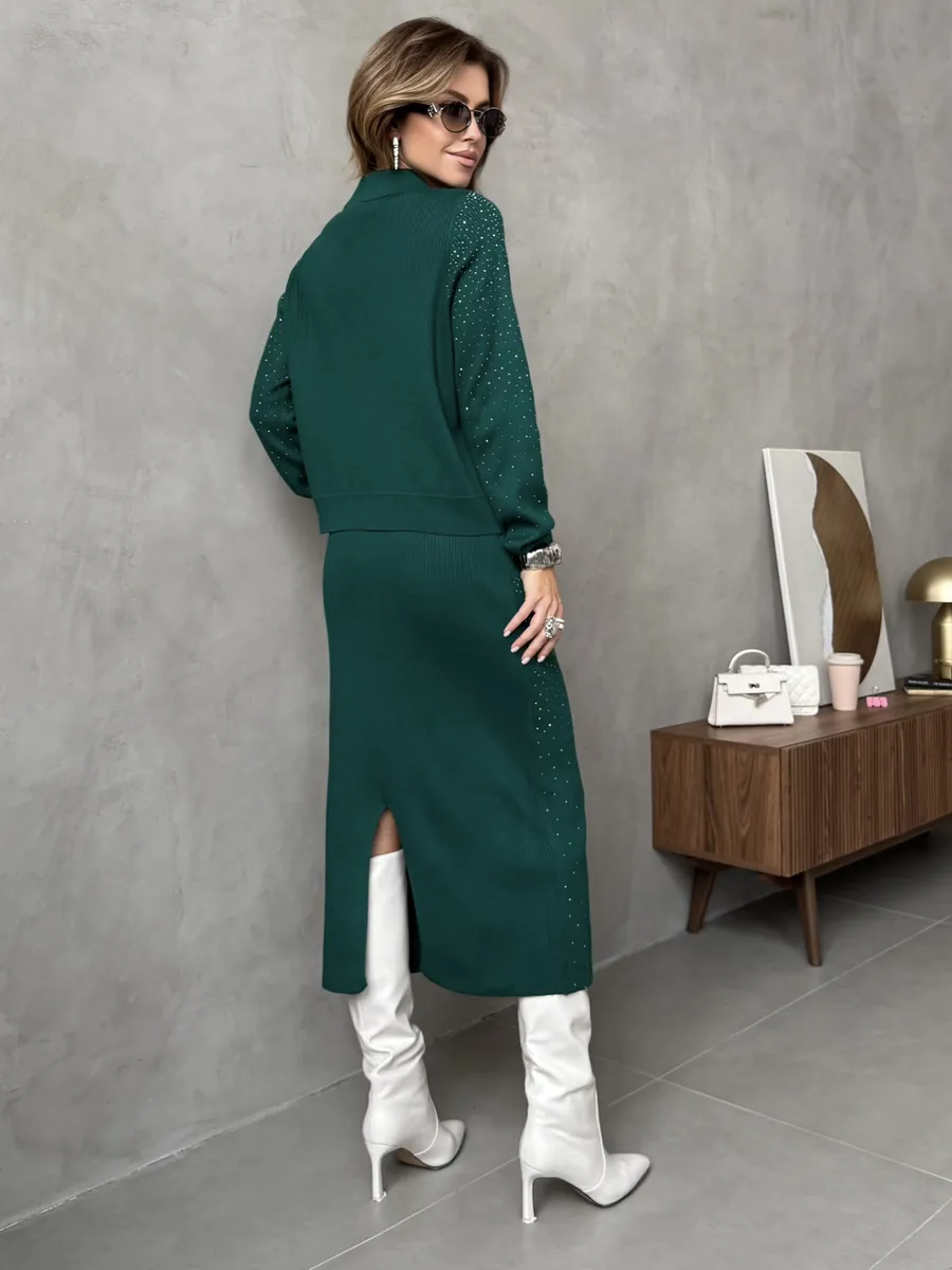 Зеленый костюм с юбкой теплый нарядный трикотажный