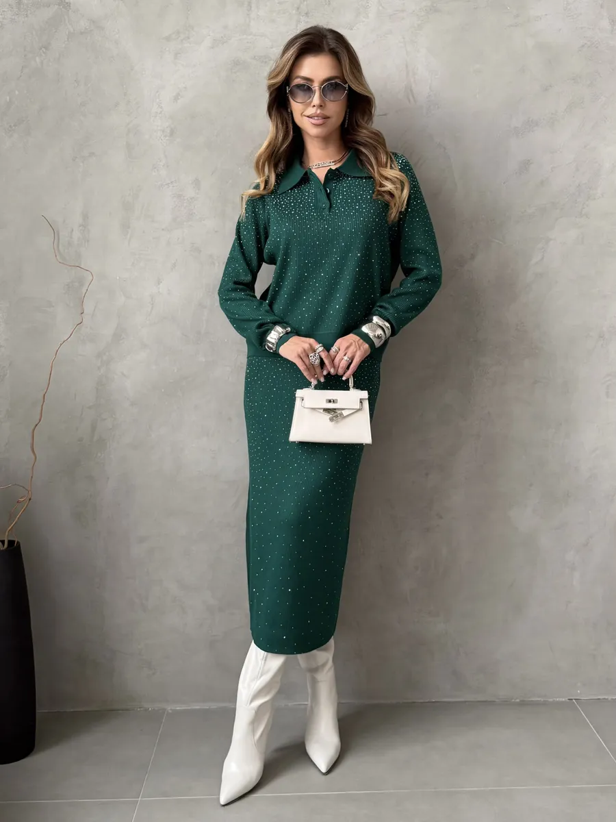 Зеленый костюм с юбкой теплый нарядный трикотажный