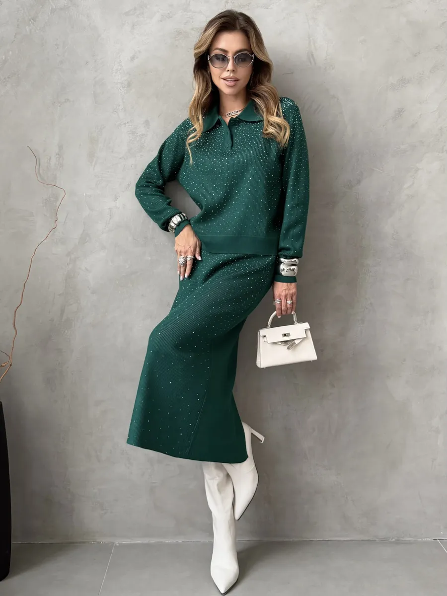 Зеленый костюм с юбкой теплый нарядный трикотажный