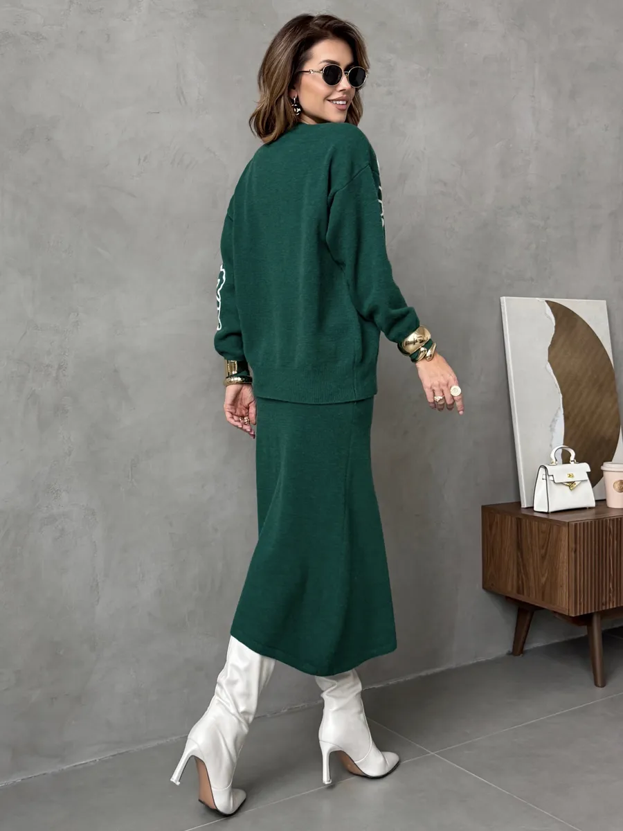Зеленый теплый костюм с юбкой осенний трикотажный