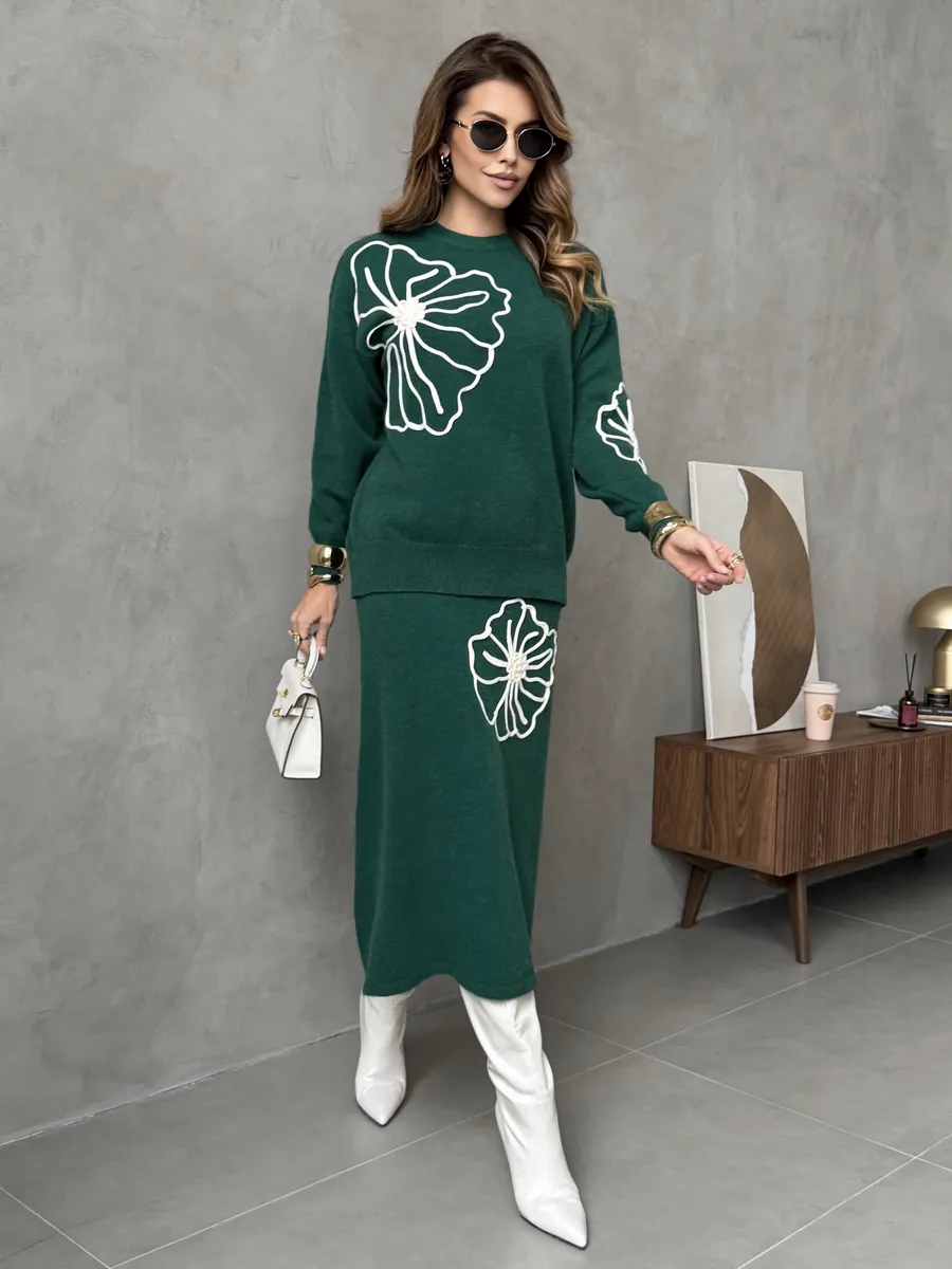 Теплый костюм с юбкой осенний трикотажный