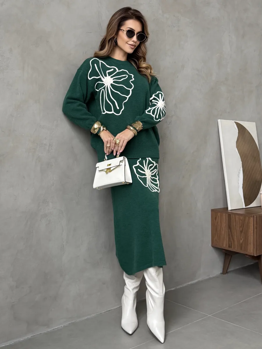 Зеленый теплый костюм с юбкой осенний трикотажный