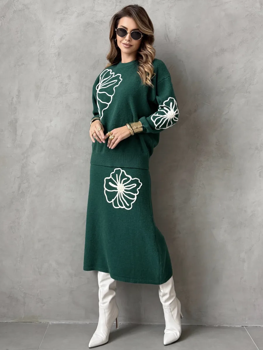 Зеленый теплый костюм с юбкой осенний трикотажный