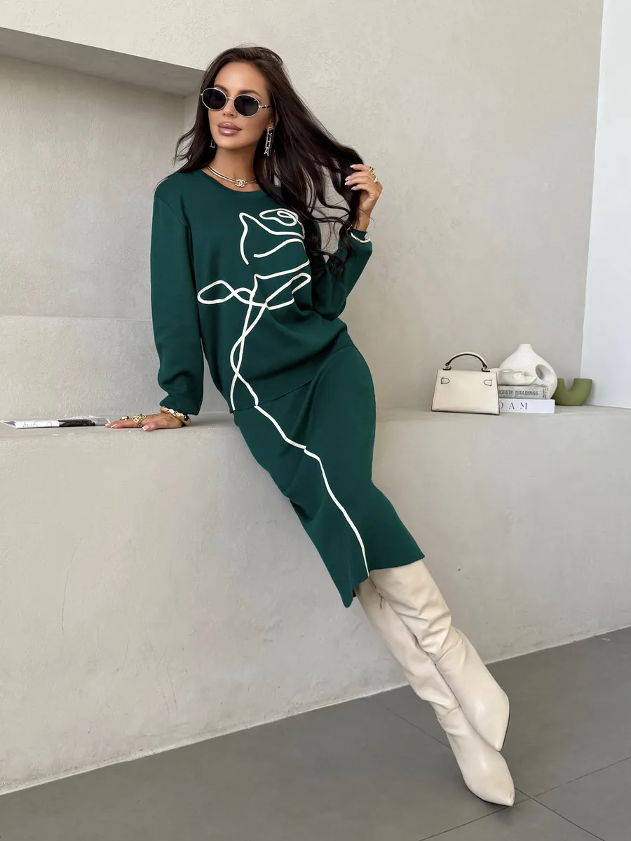 Теплый костюм с юбкой осенний трикотажный