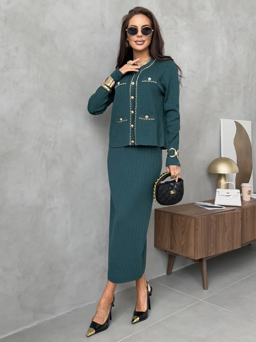 Теплый костюм с юбкой осенний трикотажный