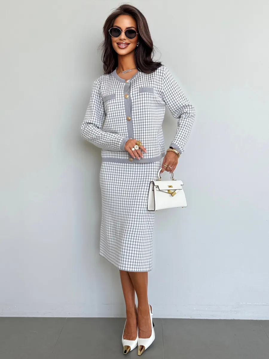 Теплый костюм с юбкой осенний трикотажный