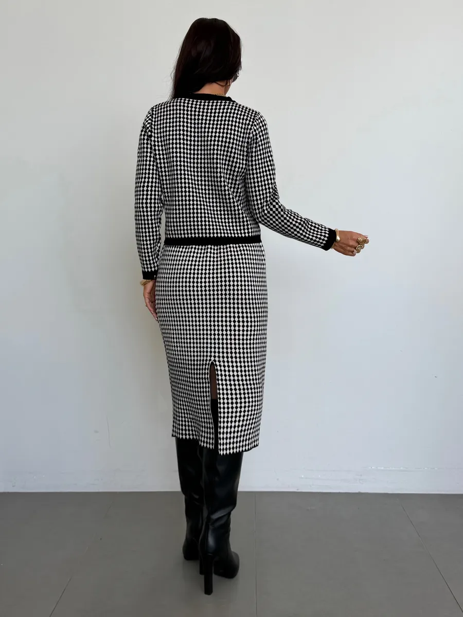 Черный теплый костюм с юбкой осенний трикотажный