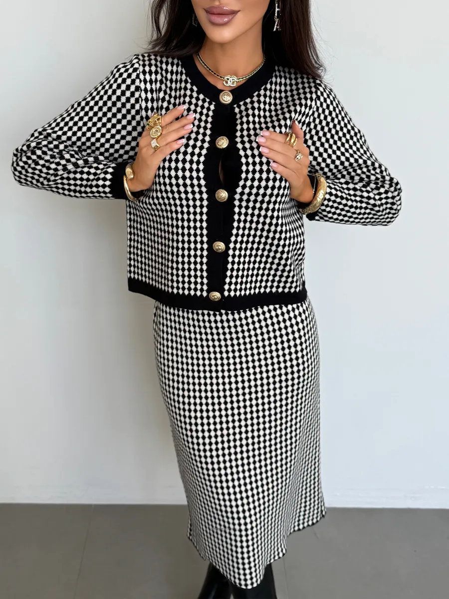 Черный теплый костюм с юбкой осенний трикотажный