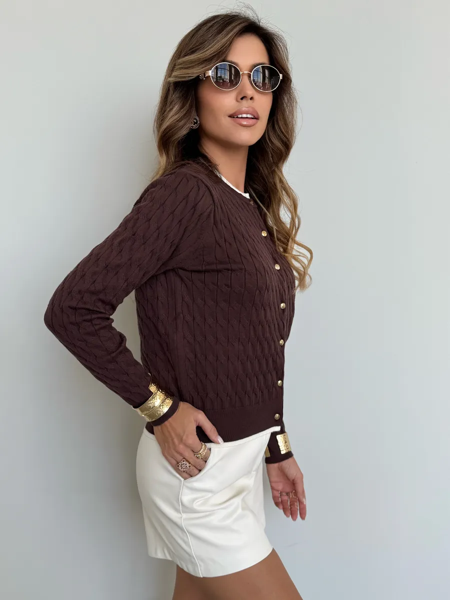 Коричневая кофта теплая на пуговицах нарядная