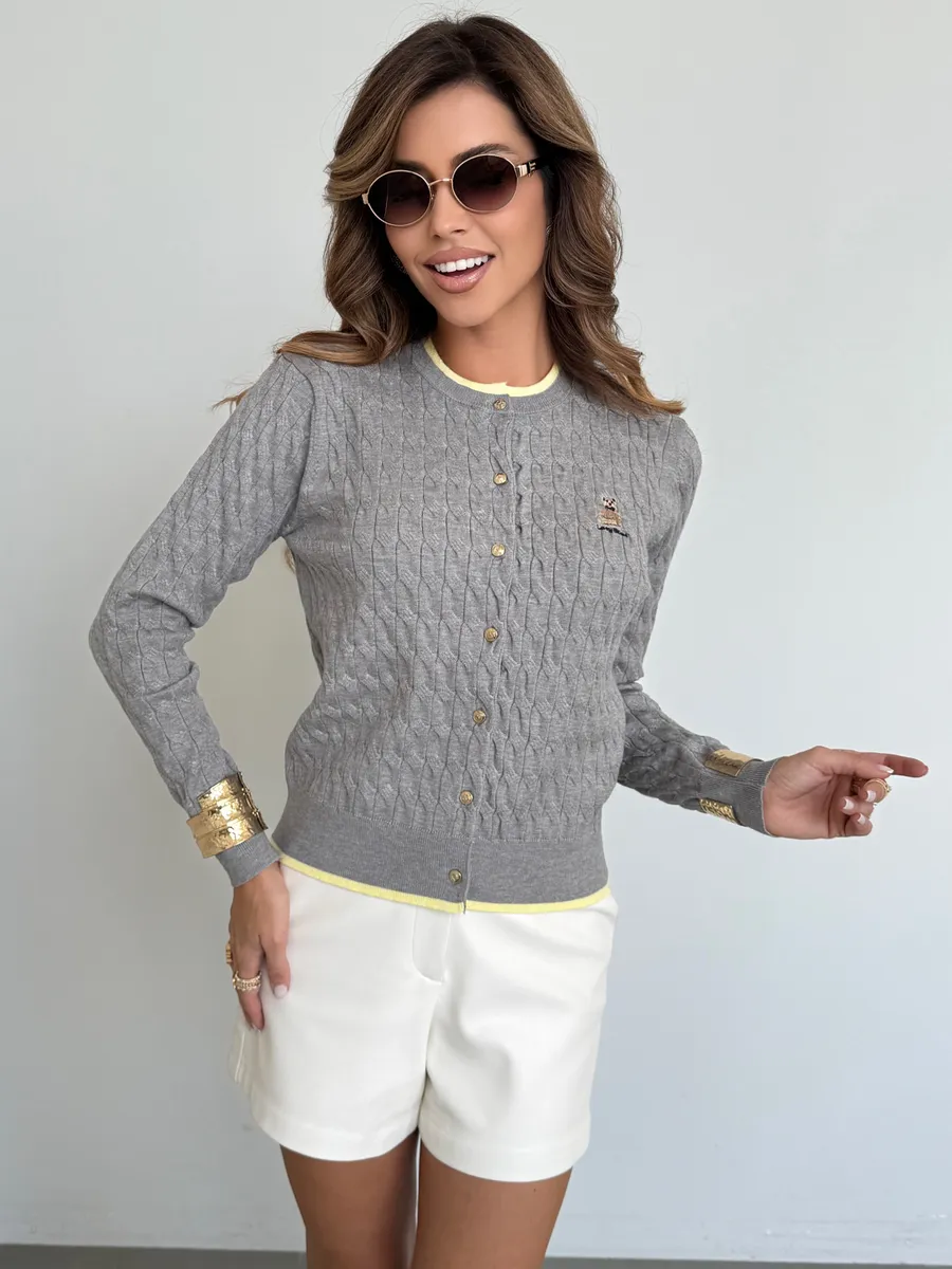 Серая кофта теплая на пуговицах нарядная